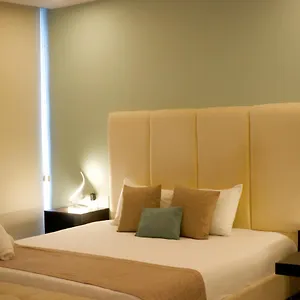 https://mare-condos.quintano-roohotels.com